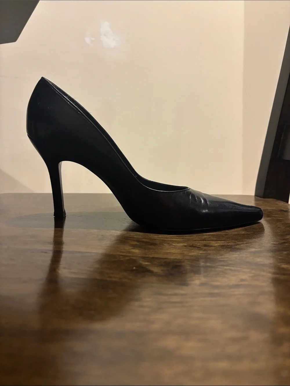 Stuart Weitzman Black Pointed-Toe Leather Pumps